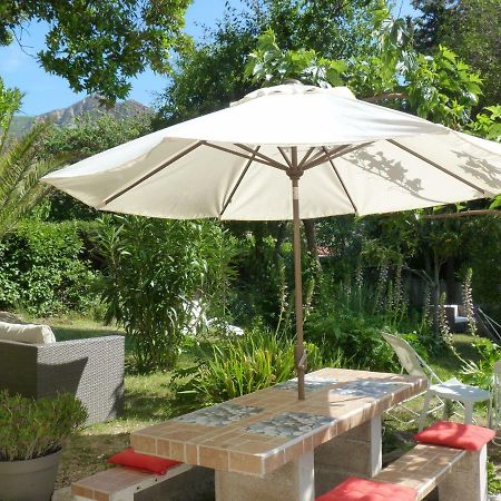 Large Private Garden, Quiet 2-Bedroom Apartment, Air Conditioning, Wifi, Parking Cassis Exterior foto