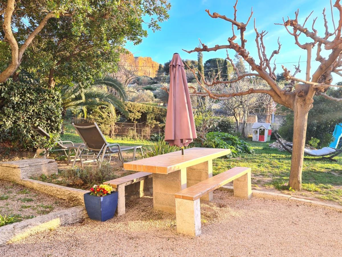 Large Private Garden, Quiet 2-Bedroom Apartment, Air Conditioning, Wifi, Parking Cassis Exterior foto