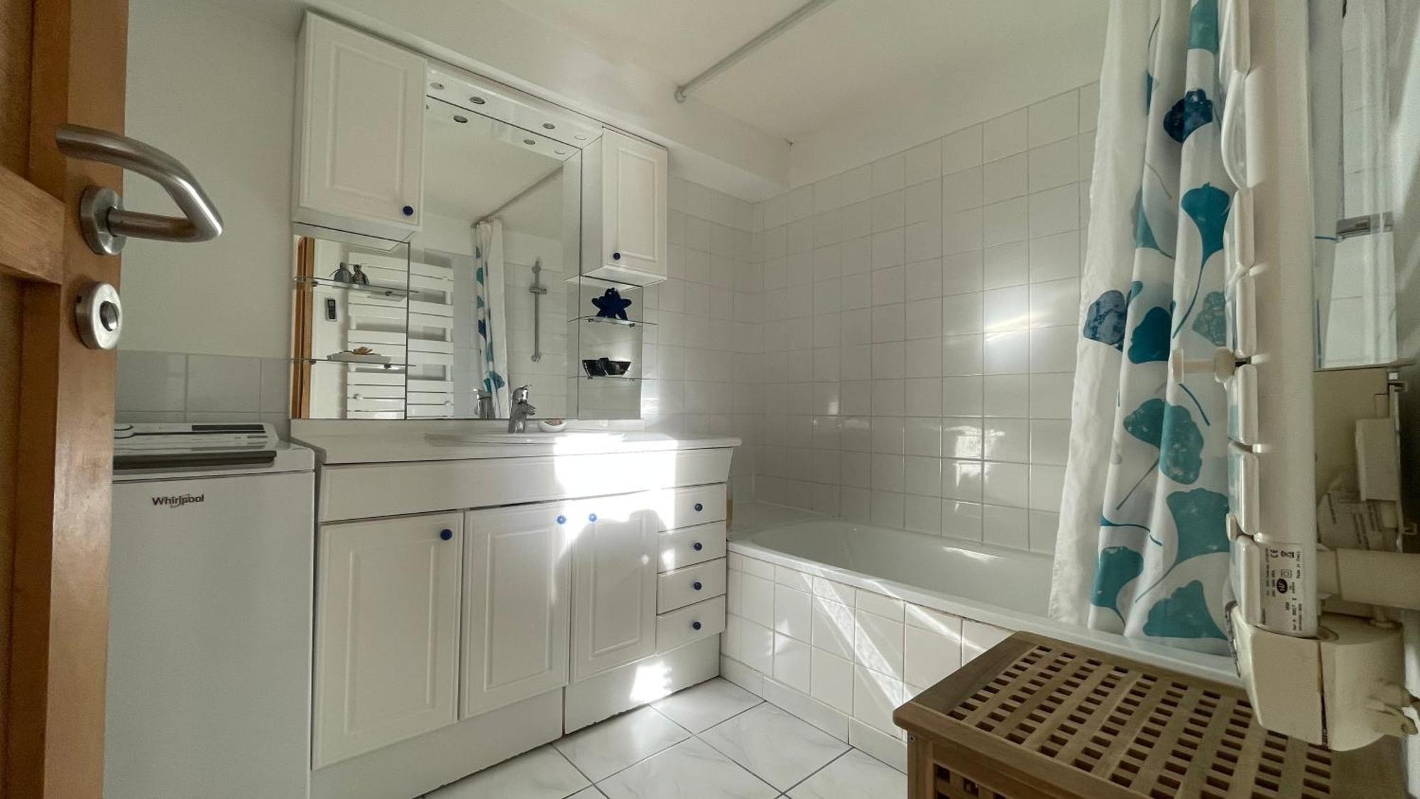 Large Private Garden, Quiet 2-Bedroom Apartment, Air Conditioning, Wifi, Parking Cassis Exterior foto